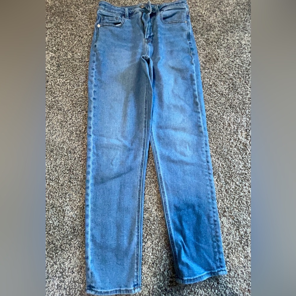 American Eagle Size 4 Regular “Mom Jean”